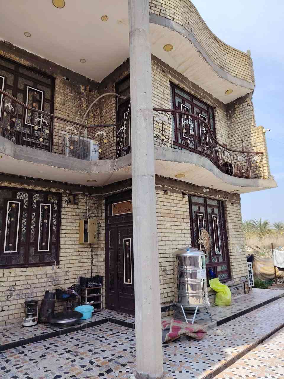 بيت لبيع مساحه 400وقطعه 150 بناء حديث ركن الاتصال ***********
