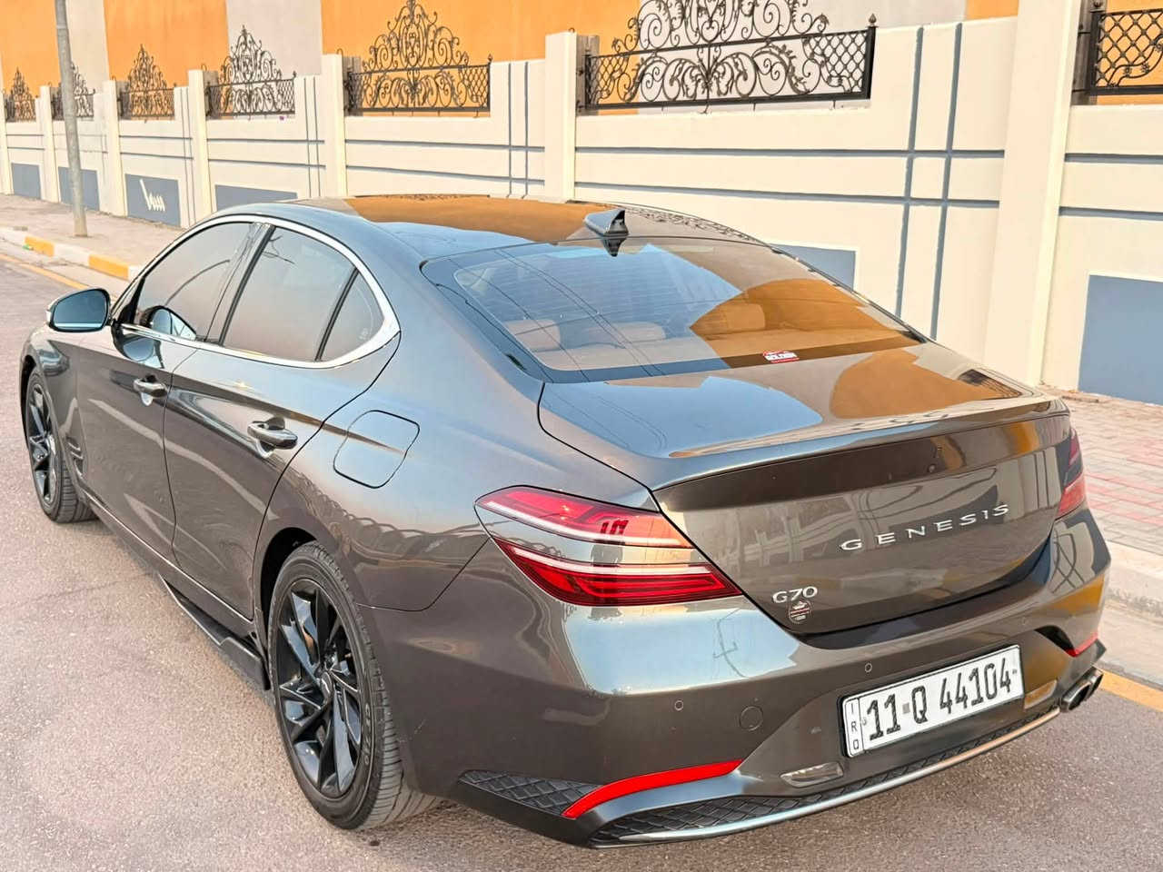 سلام عليكم اخوااان ….. بيع فقط 
انسب سعر بالسوك 🔥175 ورقه فقط 
جينسس G70 موديل 2022 
رقم بغداد تحويل موباشر 
عداد مسافة : 50 الف mill
حجم محرك : 4 سلندر 2000 تيربو 
الضرر : جاملغ و الباب صبغ و البنيد تبديل نفس لون 
الموصفات 
لد نهاري ليلي - داخل  جلد ابيض 
تدفئه تبريد كشنات - كشنات خلفية تدفئة 
تنقيه هواء للداخل - انضمة قيادة 
رادار مانع تصادم امامي جانبي خلفي 
داخل مميز جلد ابيض 
اللاستفار الاتصال ***********
كربلاء / حي الحسين
