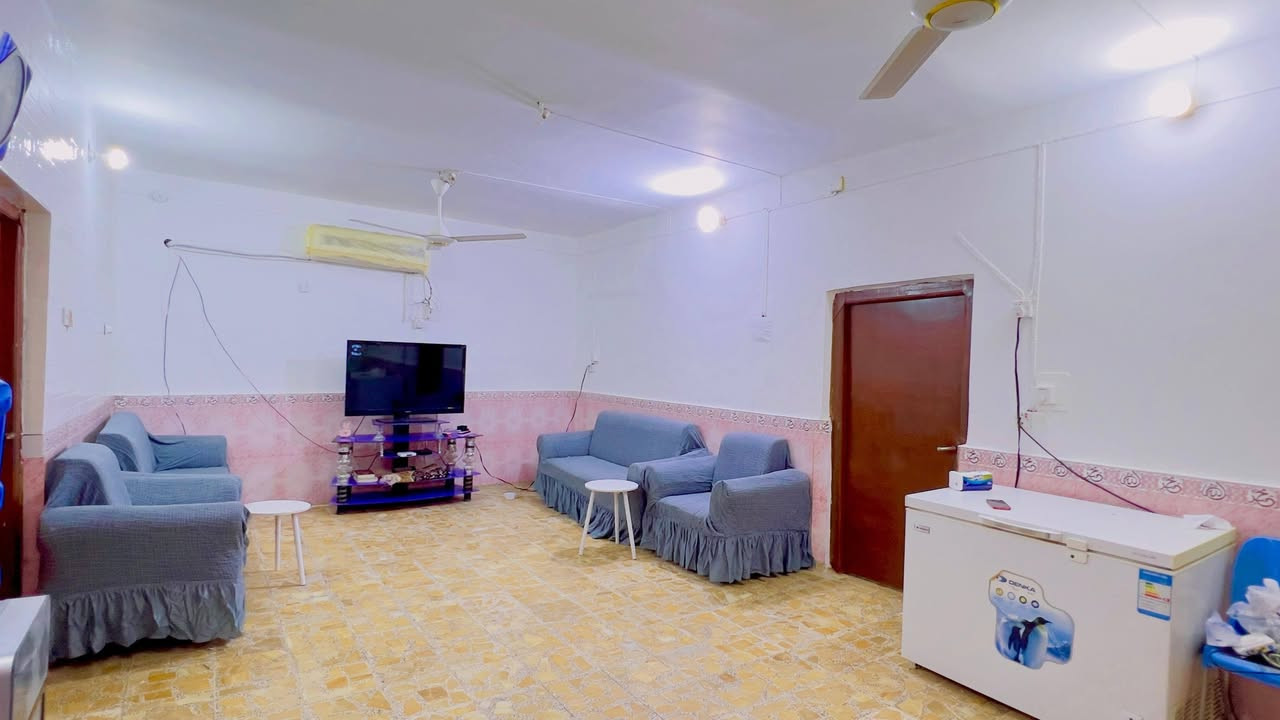 بيت للبيع  الموقع حي الاعلام الاول فرع مجمع راميتا بيوتي او قرب القائممقام السابق حسن ابو عهد
المساحة ٢٠٠ متر
طابو صرف ما مطلوب لا اسكان ولا مبادرة 
الخريطة غرفتين كبار و صالة واسعة و مطبخ و استقبال و مخزن و ممر و صحيات خارجية و داخلية 
السعر مناسب على الخاص او الاتصال على الرقم 
***********
