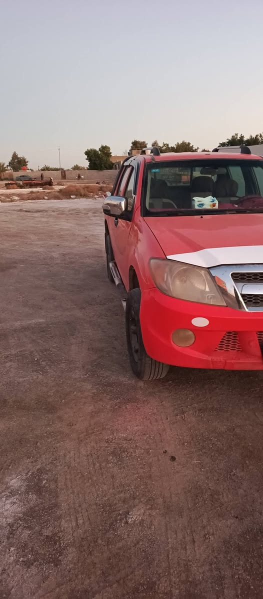 كنوه الموديل 2012 رقم واسط كفالة عامة رقم إنكليزي السعر 60 وبيها مجال قليل.رقم الهاتف *********** المكان ميسان
