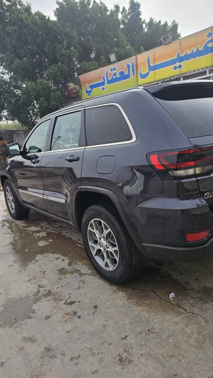 السلام عليكم جيب 2012
6سلندر 3600 
سنويه وهزه جديده باسمي تحويل باي وقت 
السياره بيها باب وجاملغ تبديل وقعطتين رش ابيع صبغ حزام كفاله شاصي ولغد واي ضرر قوي
السياره جاهزه كير ومحرك وتبريد وحداديه وتاير سستم صوت 
مواصفات عاديه كامره شاشه 
مكاني كوت وبغداد 
السعر 150 ومجالها بسيط 
***********
