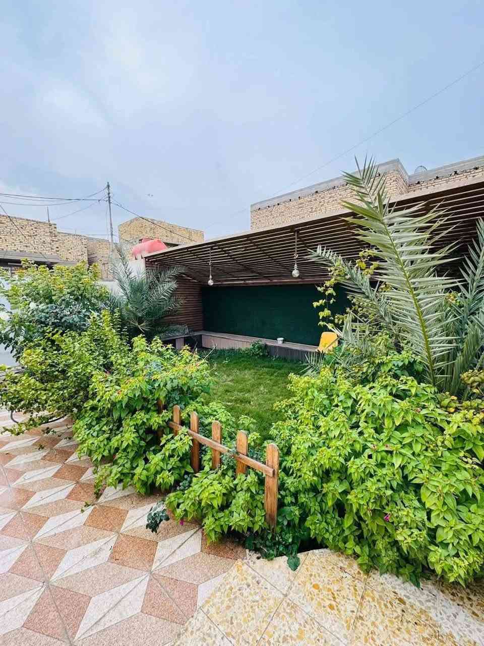 الســـــــــلام عليكــــــــم

دار طابو زراعي للبيع المساحه 275م 
🔵يحتوي على 2 نوم- وصاله -وكليدور  وصحيات - صاله - مع كراج سياره  وحديقه   - 
خدمات 🔵 
 ماء مجاري كهرباء تبليط - 

الموقع 📍 
نادر الثانيه  شارع زين العابدين 

              للاستفسار 
  مراسلة الصفحه او الاتصال على 

للاستفسار عن أي عقار يتم نشرة
      مراسلة الصفحه او الاتصال على 
          *********** - عمار الربيعي 📞 
         *********** - فقار الجنابي 📞
