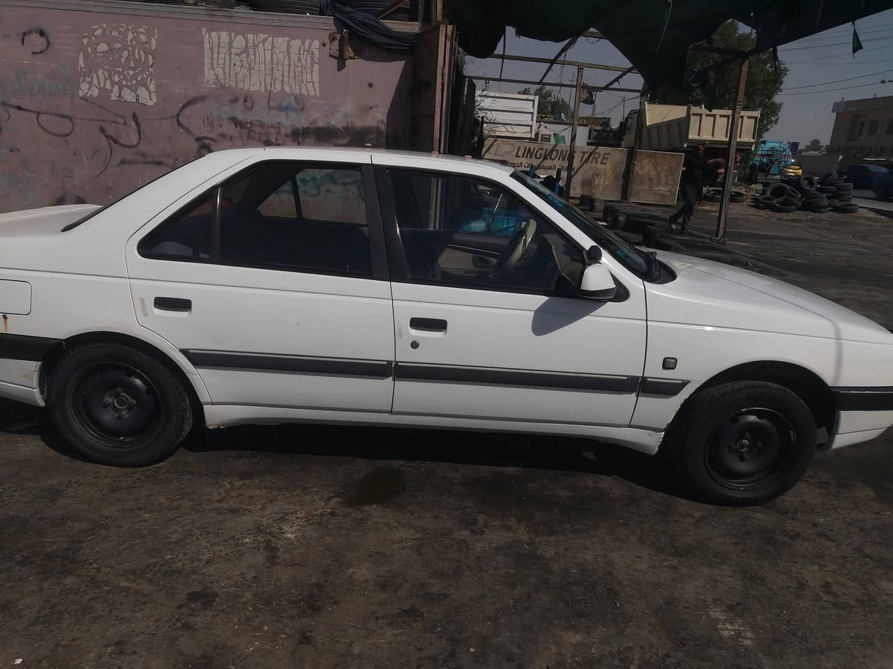 السلام عليكم
بيجو لميس 405 مديل 2013 رقم بغداد مكاني بغداد
الكير ومحرك مكفول مكفوله من الضربه  حداديه باتري كله جديد سياره مال بيت وما متعوبه ومكفوله من كلشي ومتصرف عليه الف وترايه وين متريد السعر 47 وبيه مجال حك الجيه   اسلني ماسنجر اجاوب وعل وتساب ***********
