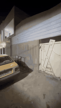 الدار للبيع مساحه 100 قرب مستشفى الوارث الاستفسار على هذا الرقم ***********
