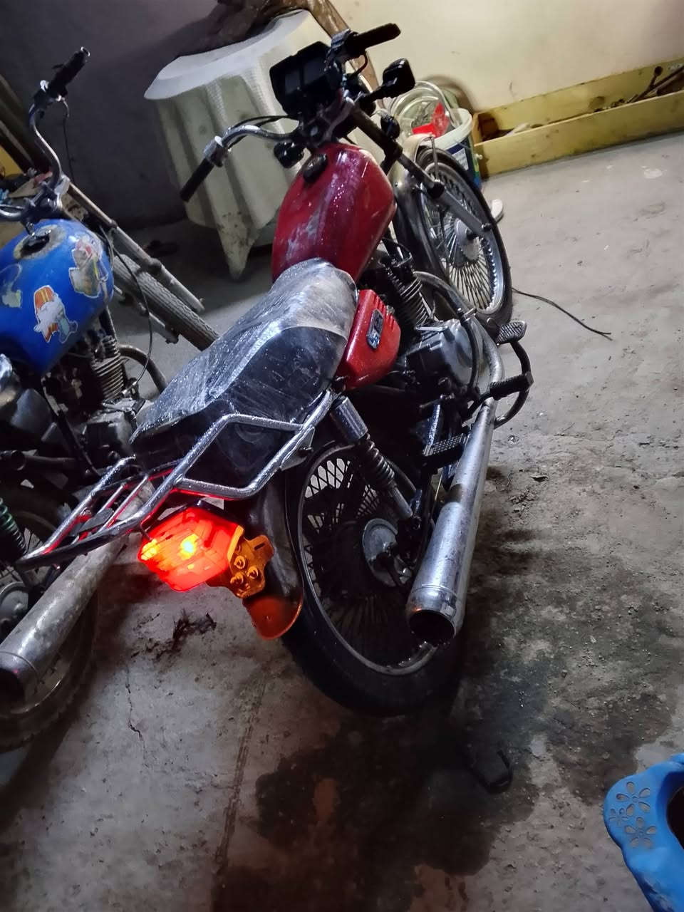 للبيع كلك السعر 175 وبيها مجال***********
