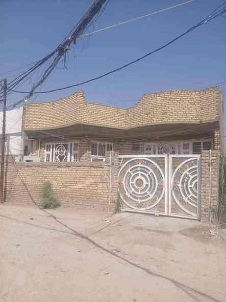 دار للبيع الكوت الجديدة شارع البترومين بناء حديث زراعي سند 25 داخل تطويب وخدمات  200م 
السعر 70 وبيه مجال الاتصال على الرقم الموجود 
***********
