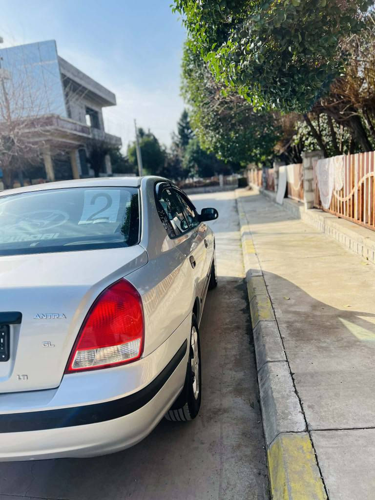 سەرتا بەناوی خوای گەورە 
هۆندا ئەلنترا مۆدێل 2002گێڕ عادی پێشوو دوا کەپس سەنەوی 5مانگی تیا ماوە لۆک لۆک ماڵی دۆست یەک دینار مەسرفی تێدا نییە تاقانە مەکینە گێڕ تەوقەو ڕەقە تەحویل وەکالە وغەرامە بەشەرت سەیارکە وەسفی ناوێت هی ماڵی خۆمانە یەک چرکەو 100دۆلار ببڕە سعری 69گەڵا *********** حلبجة, السليمانية
