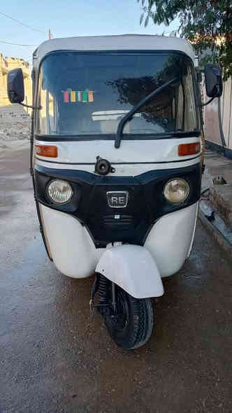 السلام عليكم حبايب هاي تكتك واحد وعشرين البيع سعر سته ونص بيهه مجال تكتك صبغته صبغ عام بيه ضربه بل الغد وعمره وصبغت بسمي ثاني يوم تحويل مكان بعقوبه المفرك ***********
