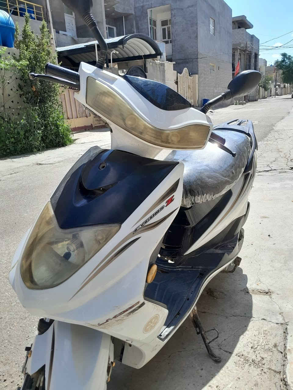 سكنس صيني
بيع مستعجل ب٢٥٠ 
تشتغل سلف 
نقصها هندر 

اتصال و واتساب ***********
