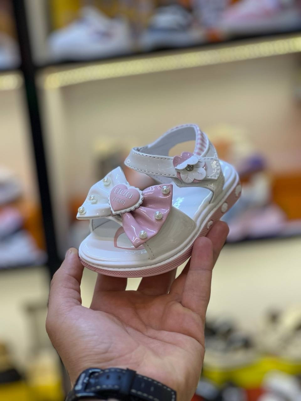 �💕 صندل بناتي موديل لطيف وناعم 💕

موديل بناتي كلش حلو وخفيف يناسب الطلعات والمناسبات 👗✨

✅ القياسات: من 21 إلى 25
🎨 متوفر بـ 4 ألوان مميزة
🦶 مريح وخفيف على القدم

دللي بنوتج بأحلى صندل لهذا الموسم �


**إذا كنت صاحب هذا الإعلان وتريد حذفه لأي سبب، رجاءا أرسل رسالة إلى الدعم الفني**