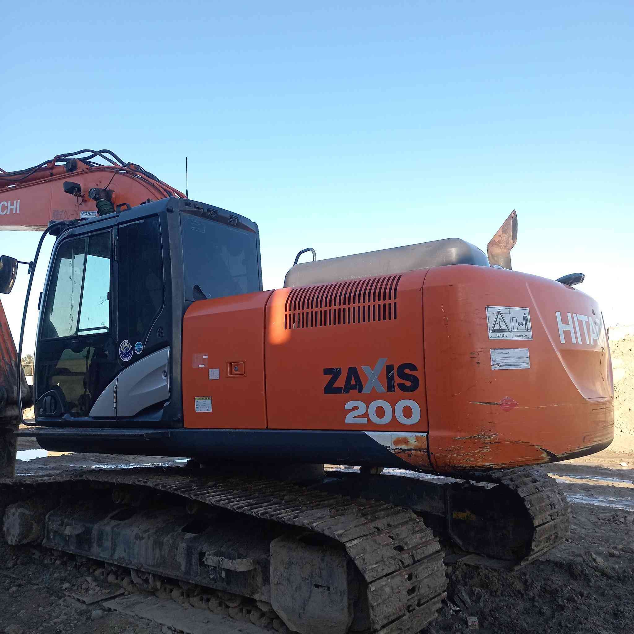 السلام عليكم للبيع حفاره بي فايف ٢٠١٤ كفاله عامه السعر ٦ شدات وبيهه مجال ***********
