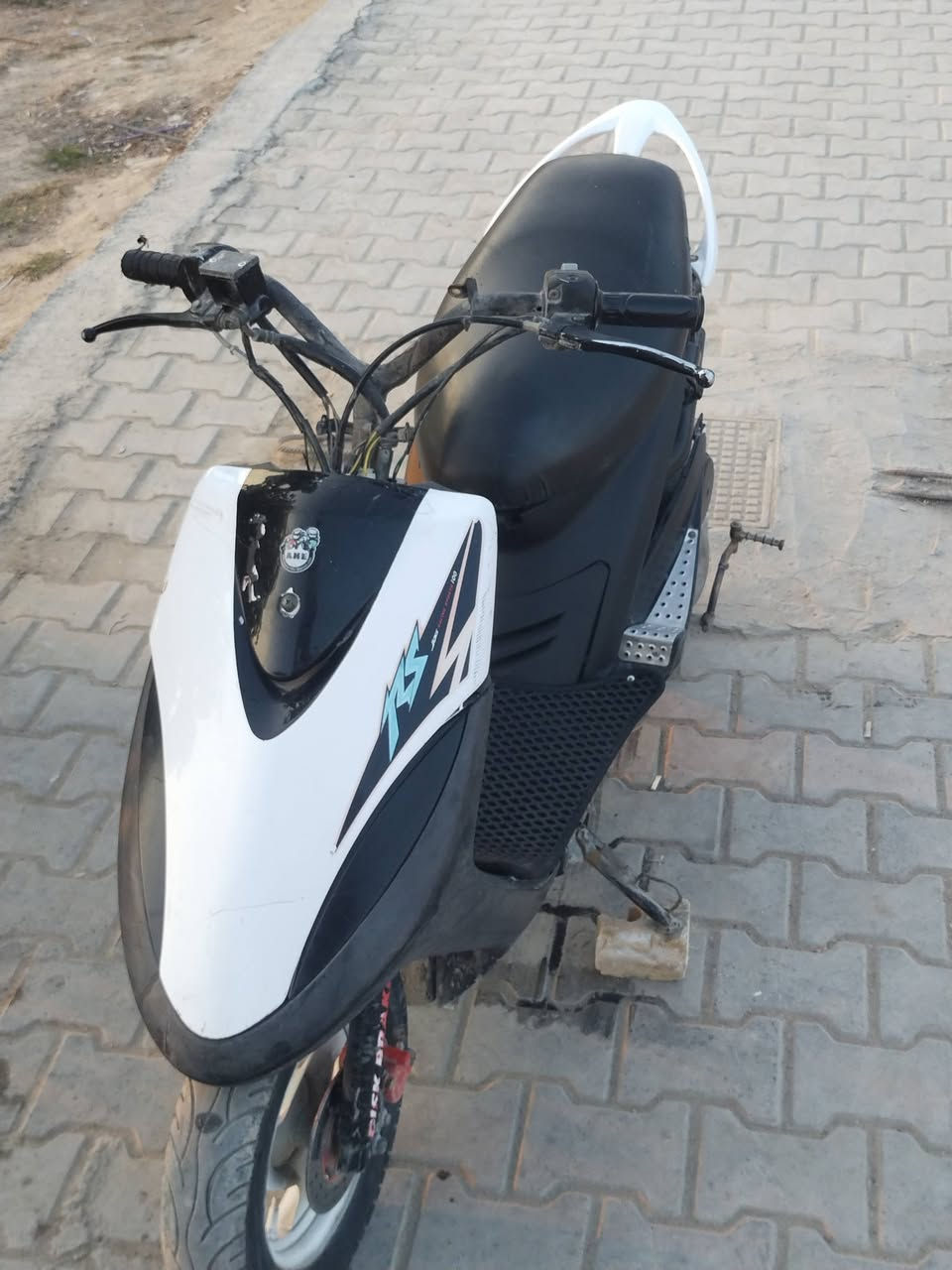 السلام عليكم درجة ماكس بلبيع كفرات كامله كهربائيات شغله نكره سلف مكان كربلاء سعر 650بي مجال رقم الهاتف ***********
