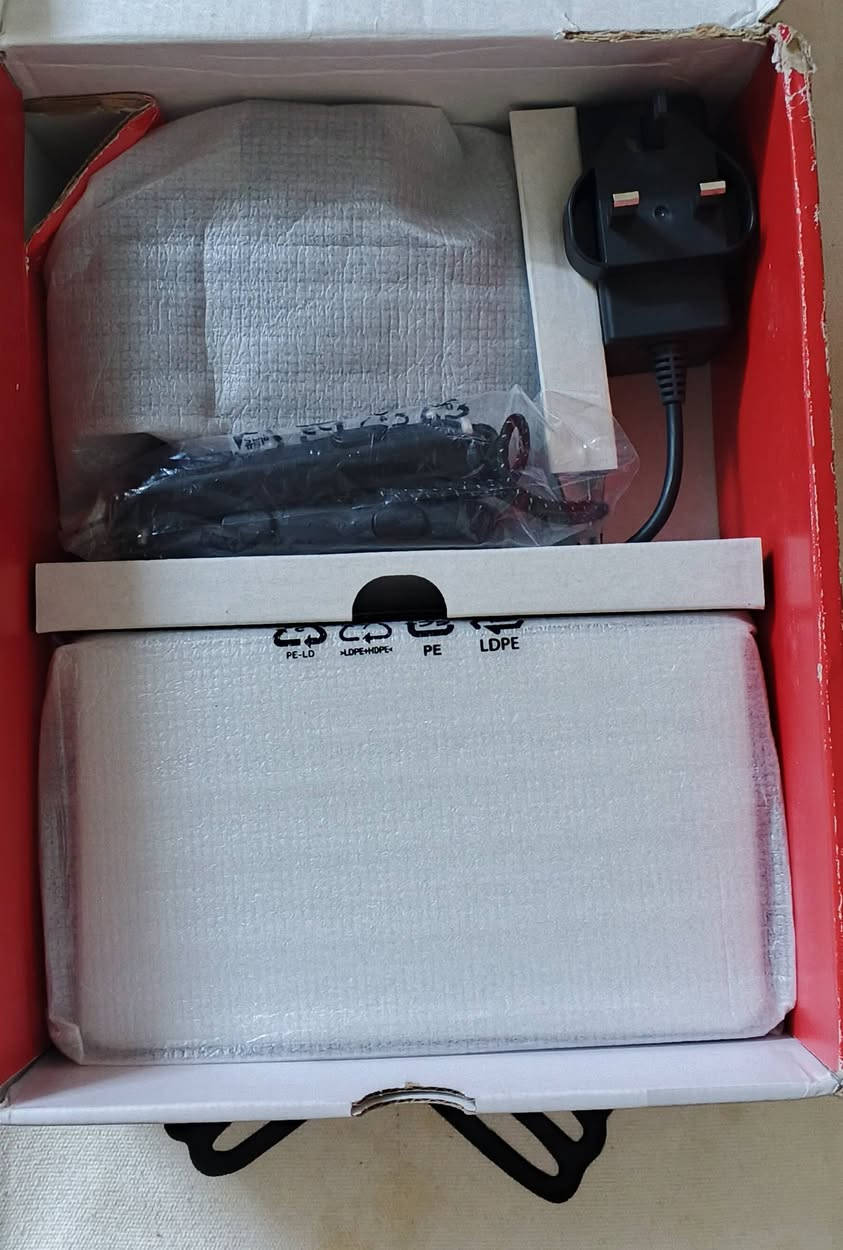 نينتندو سويتش اوليد مهكر قطعة نظامين اونلاين و اوفلاين اخر تحديث مع ذاكرة 1 تيرا بايت (1000) كيكا سان دسك اصلي مليء بالالعاب (١٥٣) لعبة وهناك مساحة باقية مع كافة الملحقات الاصلية للجهاز بدون نقص  
نظافة ممتازة جدا بدون خدوش مع لاصق شاشة ومكفول من كافة المشاكل والاعطال ١٠٠ بالمئة 
السعر ٤٥٠ الف 
توصيل بغداد ٥ الاف وباقي المحافظات ٦ الاف 
للتواصل ماسنجر او واتساب او الاتصال 
***********
