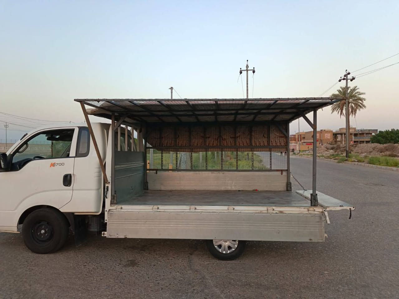 سلام عليكم للبيع سقفيه مال كيه مال مخضر حلوه ومرتبه جديده قبل شهر من سويناها حداده ولحيم كله اصلي مكاني اعماره الجر الكبير ***********رقم راعيه بي واتساب اس ستفسار اتصل
