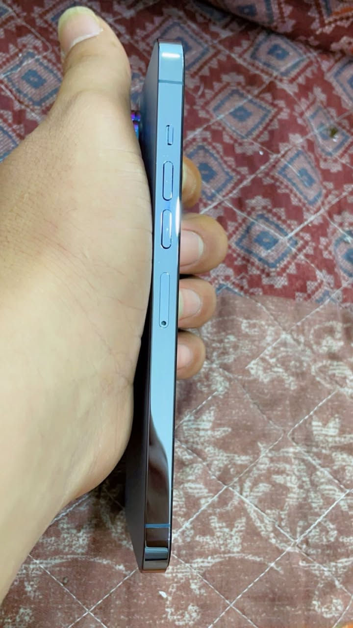 السلام عليكم
13 برو ماكس    512 ذاكرته 

بطاريته 88  وتر ممفتوح بلادي ملحقاته كارتونه نظافته 100 سعره 750 الف مكاني بغداد *********** واتس
