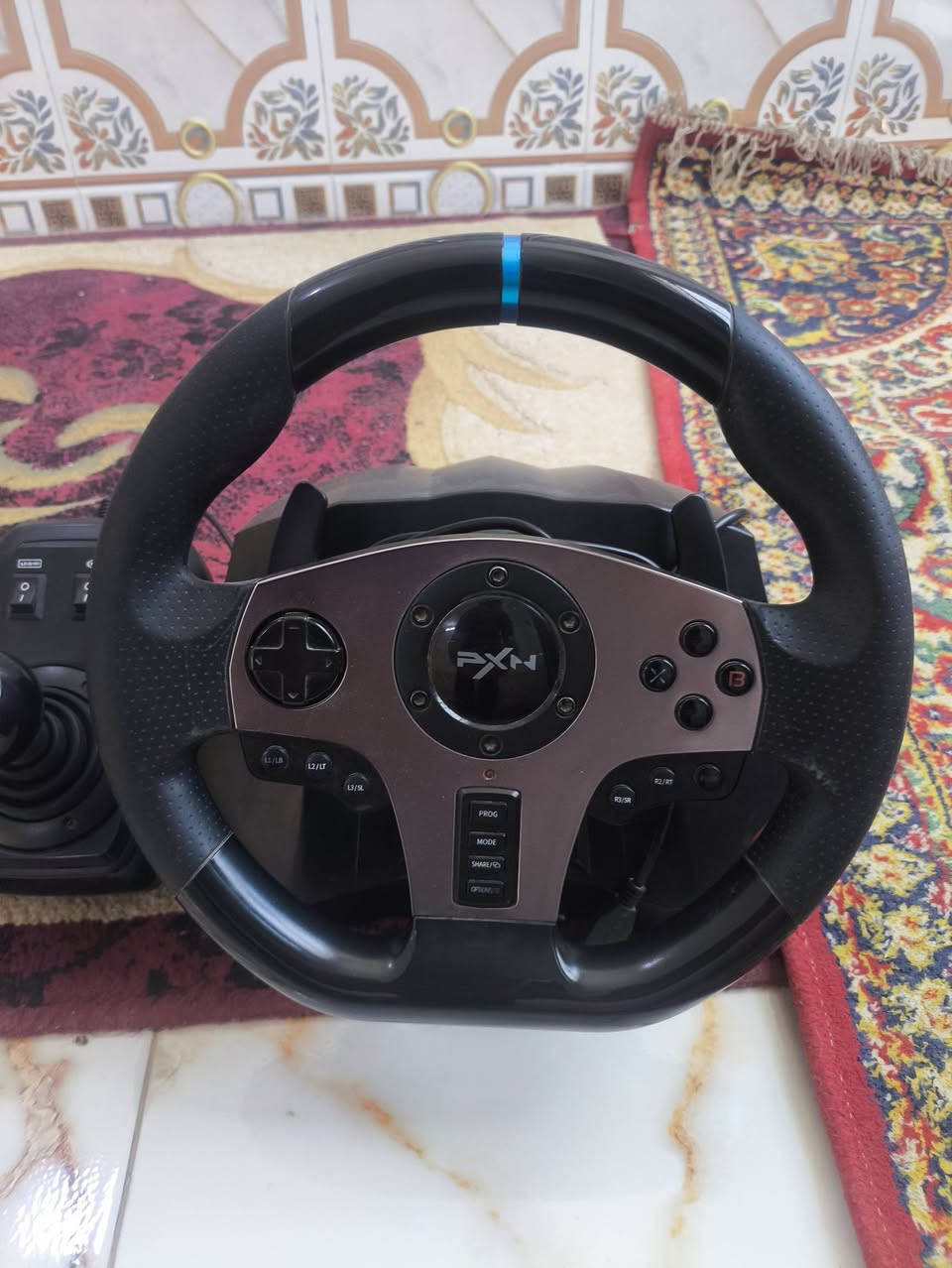 دركسون v9 للبيع
نظافه: 80%
مده الاستخدام 6 اشهر 
بي شويه عواج بل فيشه جهاز شغال كلشي مابي 
كير عادي واتماتيك 
سعر 95 بي مجال قليل جدا 
مكاني نجف 
للاستفسار ***********
