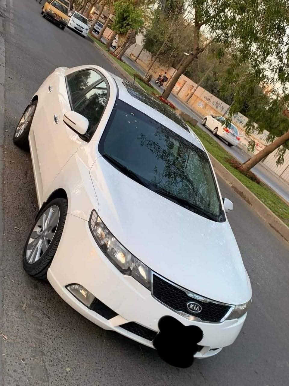 سيراتو بغداد 2012
مكفوله من كل شي 
كير محرك صبغ حته دعاميات بشرط
شفتات كير بالستيرن
مري شفط
سلايت
حساس خلفي
دشبول ليزري
يدات نيكل
تبريد بيانو 
السياره فول عدا البصمه والجلد
تحويل وكاله حاضر السياره ببغداد 

السعر : 95
للاتصال : ***********
