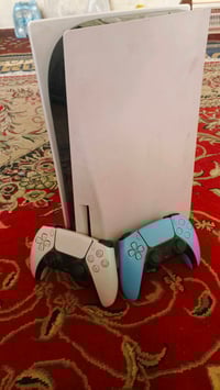 السلام وعليكم بلي 5 ريجين ياباني وياه ثنين جوستك وحسابات بيهن العاب ال...