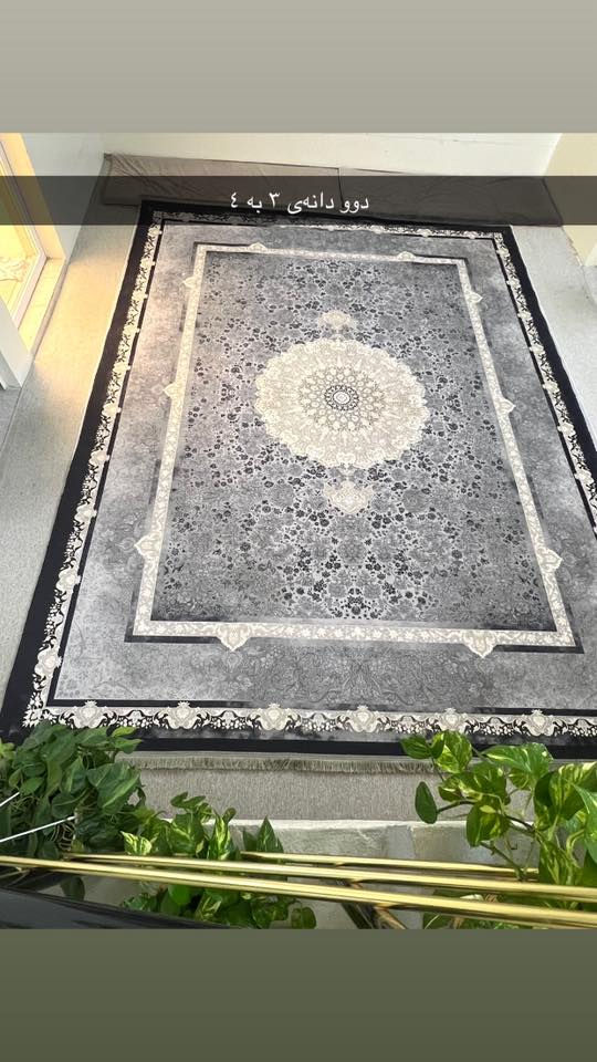 دوو دانە ٣ بە ٤ بن لاستیک فول  کوالێت دانەی ٧٠ هەزار. یەک  
دانەش ٢ بە ٣. نرخی ٤٥ هەزار 
 ئەوەی ویستی نامە بۆ ئەم ژمارەیە بنێرێ ***********
