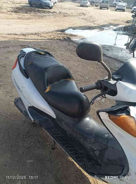 السلام عليكم دراجه اسمها موجود بلصوره شغاله سلف كهربائيات كامله مابيها نقص السعر 400وبيها مجال رقم ***********بي واتساب العنوان السماوه
