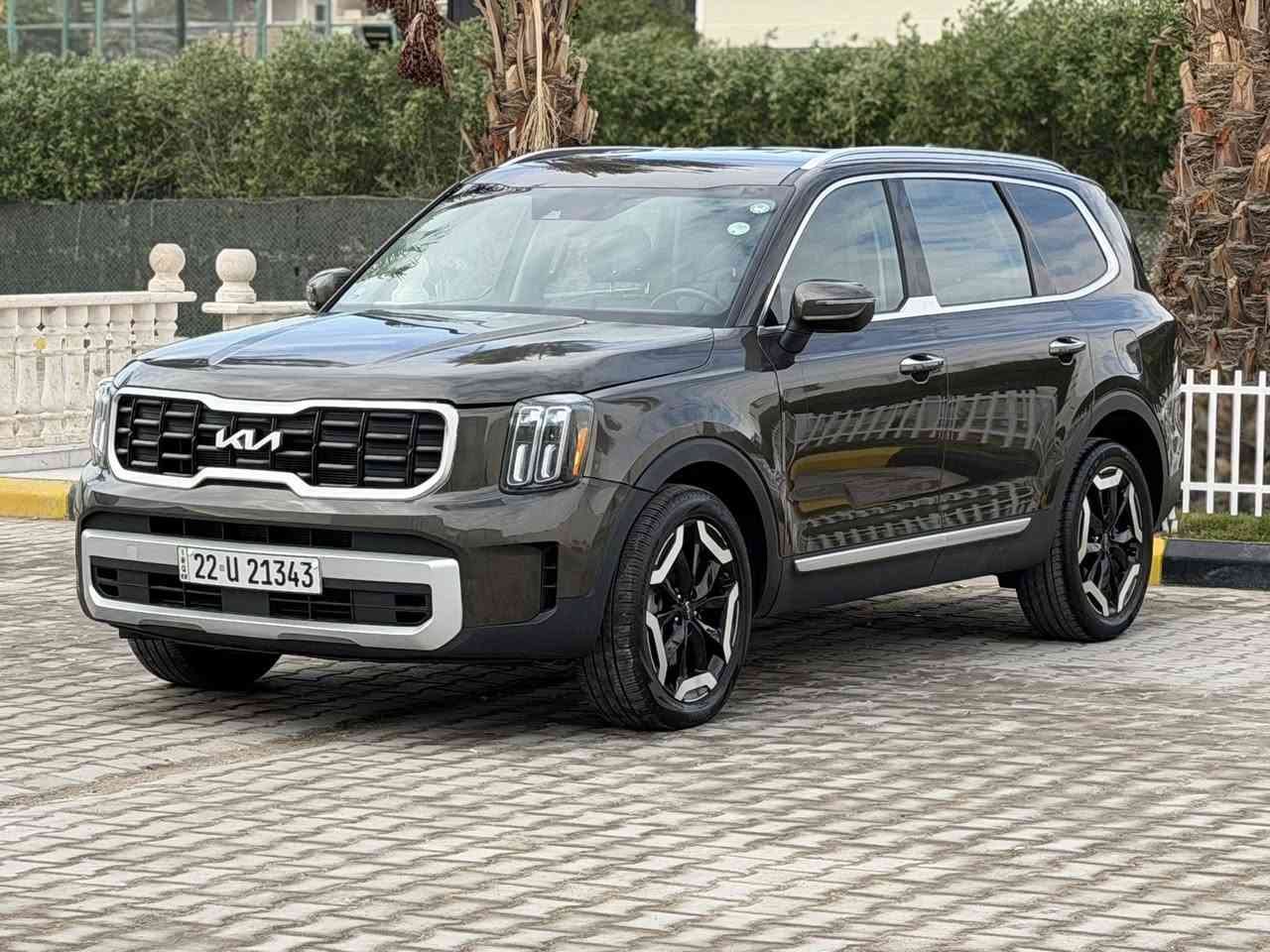 -
كيا تلورايد 2024 موديل  رقم اربيل هزه وفحص وترقيم جديد  وارد امريكا السيارة 
بيها جاملغ مبدل مال سايق + تصليح 
جزء من البنيد . جميع الايرباكات سليمة 
ولا واحد طاك . 
مواصفات S تجي فول عدا السلايت
كشنات جلد سياحي منفصل
محرك 3.8.L.vin 6 
دشبول الكتروني  متصل مع شاشة
كامرا خلفية دوارة 
رادارات  امامي وخلفي وجانبي
لايت زينون عالي ناصي 
لد نهاري + بك لايت لد
تدفئه كشنات 
انظمة قيادة متعدد
تحديد مسار قيادة آليه 
تحكمات استيرن جهتين
وباقي المواصفات معروفة للسيارة
285  ورقة سعرها 
بغداد حي الجهاد الاطباء
واتساب او الاتصال عالرقم
***********
