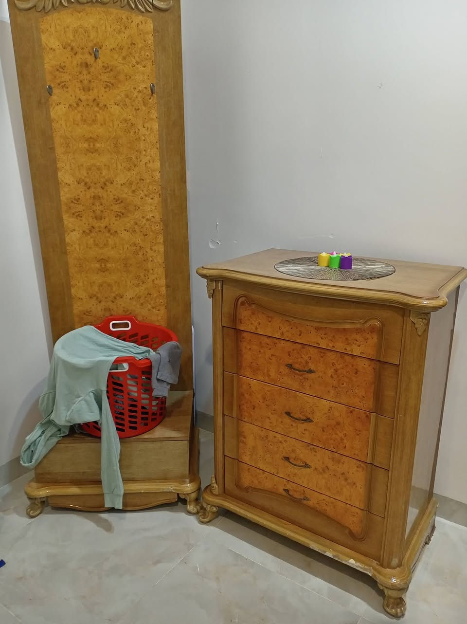 للبيع 
غراض منزلية نظيفة 
***********
واتس اب 
اسعار مناسبة
