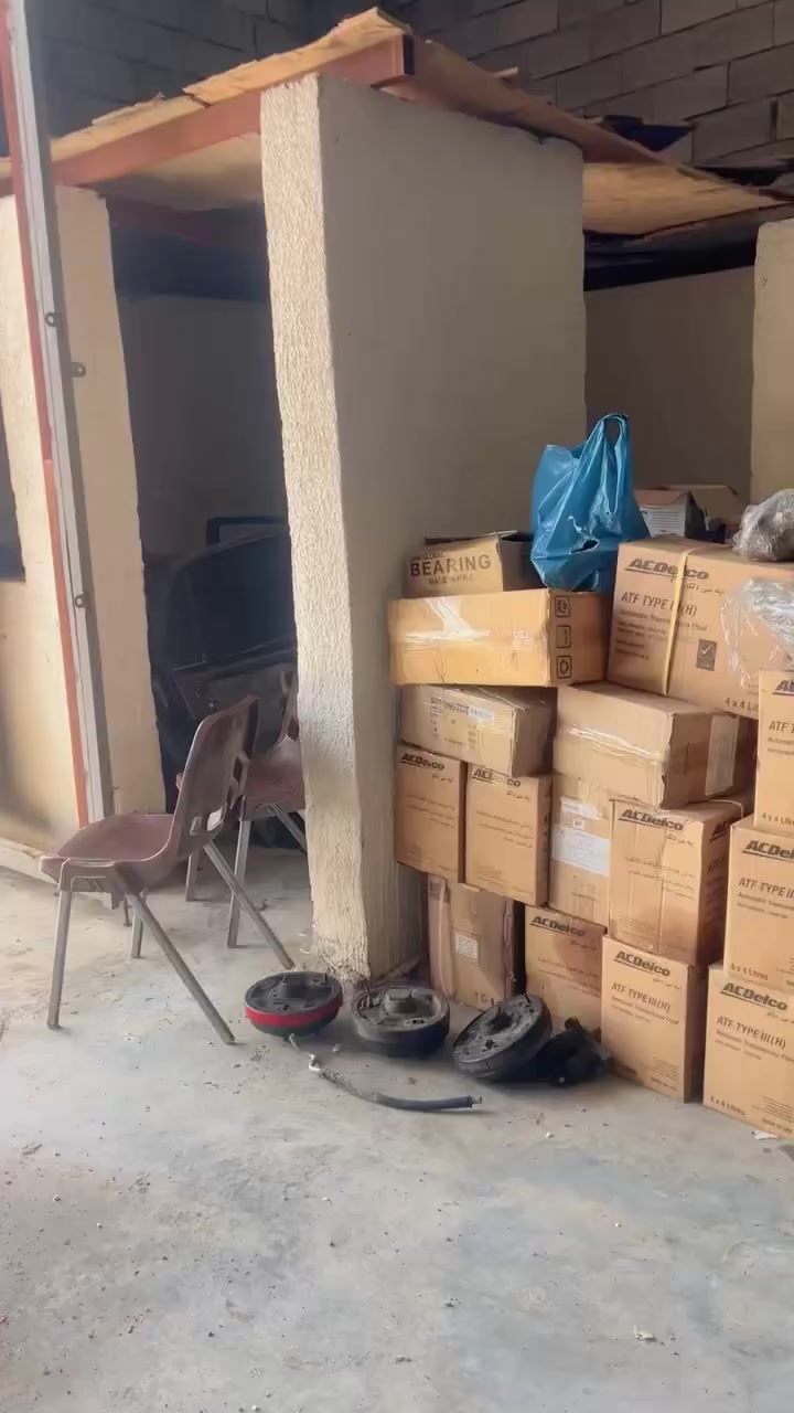 الحمدلله تم وصول حاويه جديده الى مجمع فالح نيسان الكوالحي الصناعي الجديد ***********
