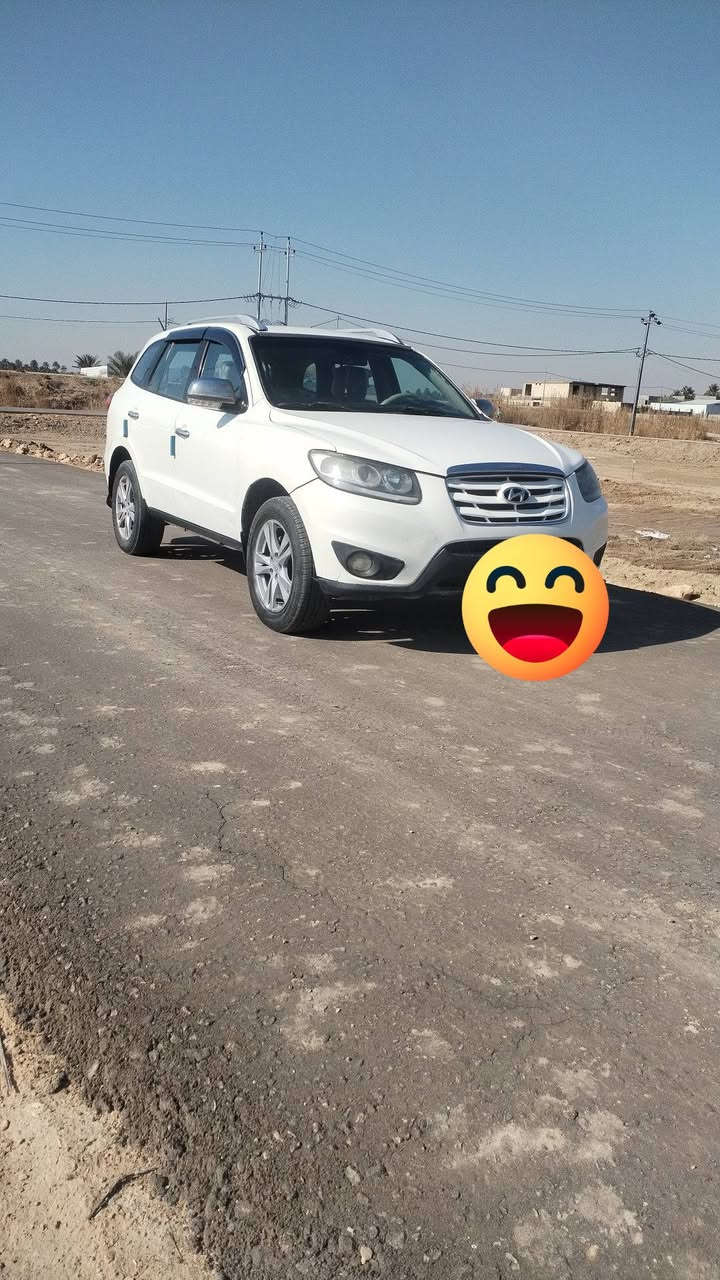 سنتافي ٢٠١٠ خليجي رقم دولي بغداد فول مواصفات فتحه مكينه ٦ سلندر ٧ راكب تخم تاير وتبريد ثلج حداديه جديده بيها رشات صبغ قليله بدون دواخل شواصي تكم قماره مكفولات مكانها بابل القاسم الاستفسار *********** السعر ١١٨ وبيها مجال
