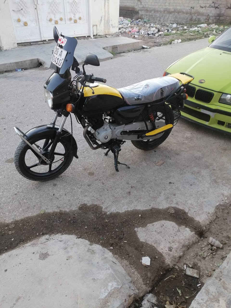 سلام عليكم دراجه بوكسر موديل ٢٠محرك جديد مرقم ديالى تحويل مباشر الاتصال ***********
