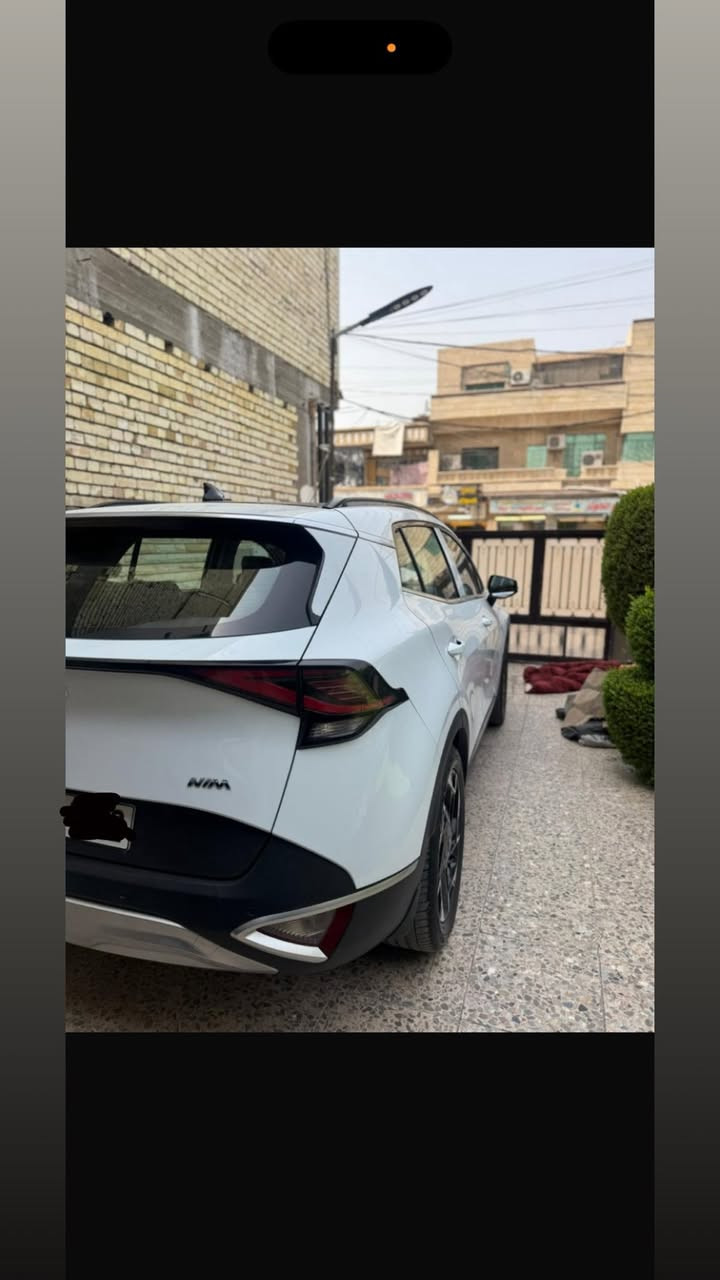 سلام عليكم كيا سبورتج 2023 رقم اربيل للبيع
السياره مقفوله على وضع الشركه من محرك كير صبغ تبديل بارد على وضع الزيرو  ضمان شركه nim
السياره ماشيه 16 الف كيلو متر مشي حقيقي شرط الفحص 
 السياره وكاله باسمي تريد وكاله اول تحول 
مواصفات السياره 
/السياره محرك 2000 دوش /بنروما / حساسات اماميه وخلفيه / صندوق كهرباء / بصمه / كشنات تدفئه / ستيرن تدفئه / كشنات السايق والراكب كهرباء / فول تحكمات ستيرن / شباك امامي بيانو بلاك مع الداخل بيانو بلاك / شاشه وسطيه / موس نضام وضعيات قياده / نزول منحدرات / اوتو هولد / مانع تزحلق / تشغيل عن بعد / لايت زنون مع Led / بكلات خلفي Led /  سايد بريك كهرباء  /  الكشنات مغلفه حلد البلادي بعده شركه /وباقي مواصفات السياره معرفه 
والسياره من حداديه من تايرات كلها السياره شركه على وضع الزيرو 
سعر السياره 230 ورقه وبي مجال انشاءالله 
مكان السياره بغداد المنصور 
رقم تلفون ***********

