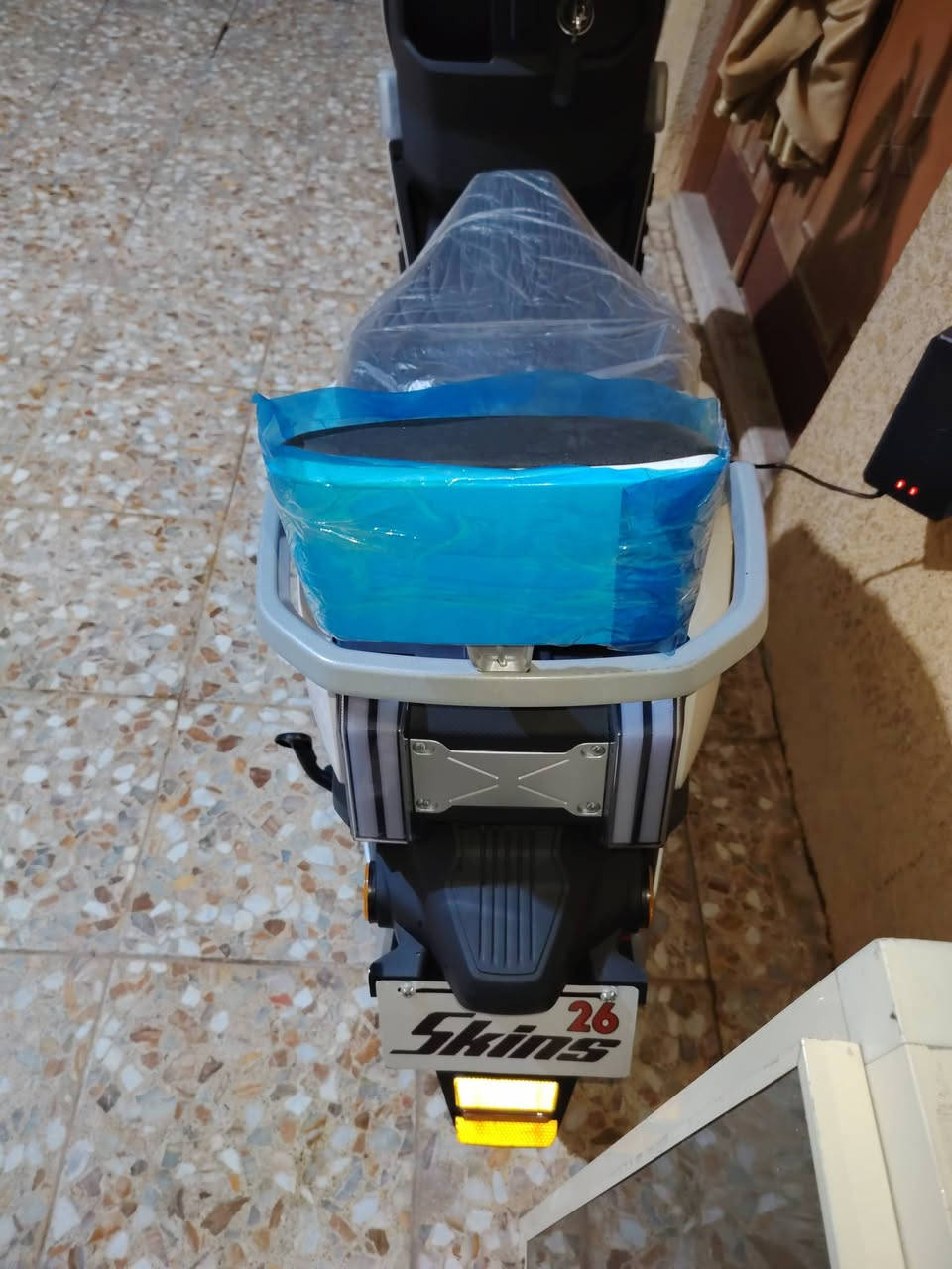 سلام عليكم دراجه شحن سكنس
البيع ويل ١٢ تشغيل بصمه كشن كهربائيه دراجه جديد بطاريات ٦مسطر ٣٩ كارافين سعر مليون و١٠٠ بيهه مجال تواصل ***********
