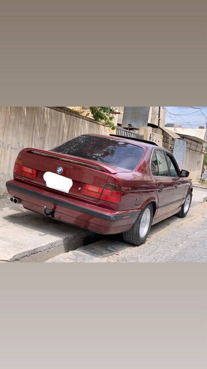 BMW - E34 - 1995 - 525 iA
بۆفرۆشتن یان گۆڕینەوە بەشتێک بەدڵم بی
بی ئێم مۆدیل 1995 مەکینە 525 دیجیتەڵ تۆماتیک سلاید ABS تەلەفۆن و باڵی بیلادی
تێبینی : رەقەم هەولێرە ئەوەلیات بەشەرت
گێڕو مەکینە و ئەکسل و کارەبایی کامل بەشەرت 
لۆ زانیاری زیاتر تەلەفۆن بکە یان نامە بنێرە
*********** أربيل, العراق

