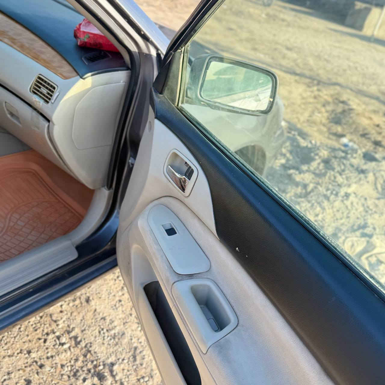 السلام عليكم
لانسر 2010 رقم قادسيه 

رقم دولي باسمي سنويه لل 2030
تبريد شغال منضومه جديده 
كير ومكينه وحداديه كلهن زينات 

مابيها اي ضربه قويه تكم وقماره مكفولات 

صابغها عام لان جارده وصورها قبل الصبغ موجوده 

باترد وتايرات جدد بك لايتات ولايتات جدد 

سعرها 76وبيها مجال بسيط 

مكاني ديوانيه مهناويه 

0***********
