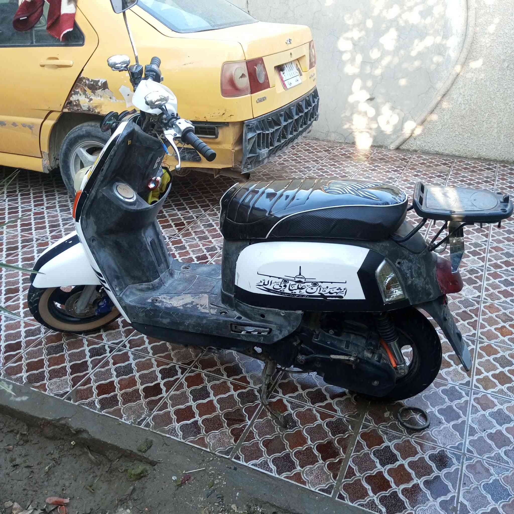 سلام عليكم مدراجه بوليس 
بوشه 55 
الدراجه خير من الله تايرات جديده كهربائيات  كله شغاله 
منفيس ومكاتبه فقط مكان الدراجة بغداد أبو غريب 
اني مكلف بنشر رقم صاحب دراجة *********** السعر 450
