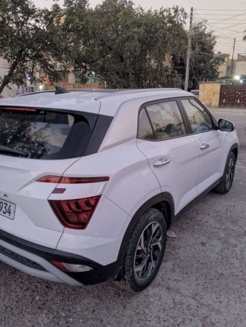 السلام عليكم هو نداي كريتا موديل 2023رقم بغداد مكان السياره البياع او حي العدل رقم ***********السعر155 بها مجال قليل
