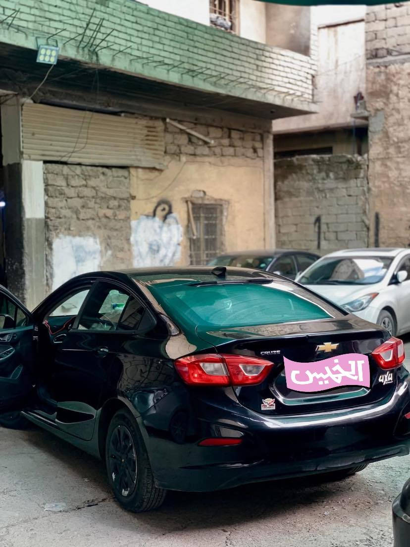 السلام عليكم فقط للبيع
شوفرليت كروز 2018 
مكينه وكير وطخم شرط جديد...
مكينه 1400 توربو...
ماشيه153 كيلو
السياره نص فول
رقم نينوى الماني.
ضررها موضح بالصور بدون دواخل شرط
صار بيها ربع باب خلف باب السايق داخل الموصل
اما ضرر امريكا موضح بالصورة 
سيارة كامله بس تحتاج صبغ بنيد
مكان السياره موصل جانب الايسر
السعر : 95$ و بيها مجال بسيط
للتواصل :***********
