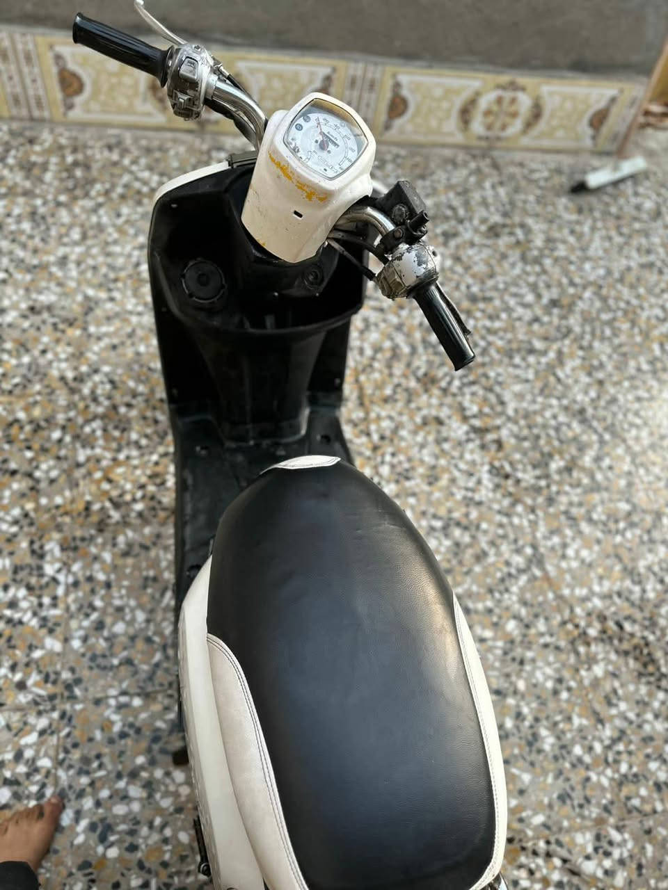 بوليس للبيع كفاله عامه تجي وتفحص وتشوف بعينك
مكاني ميسان ابو رمانه ومستعجل عله بيعته الله شاهد 
السعر 800 وبيه مجال وخادم اني
رقم الهاتف ***********
