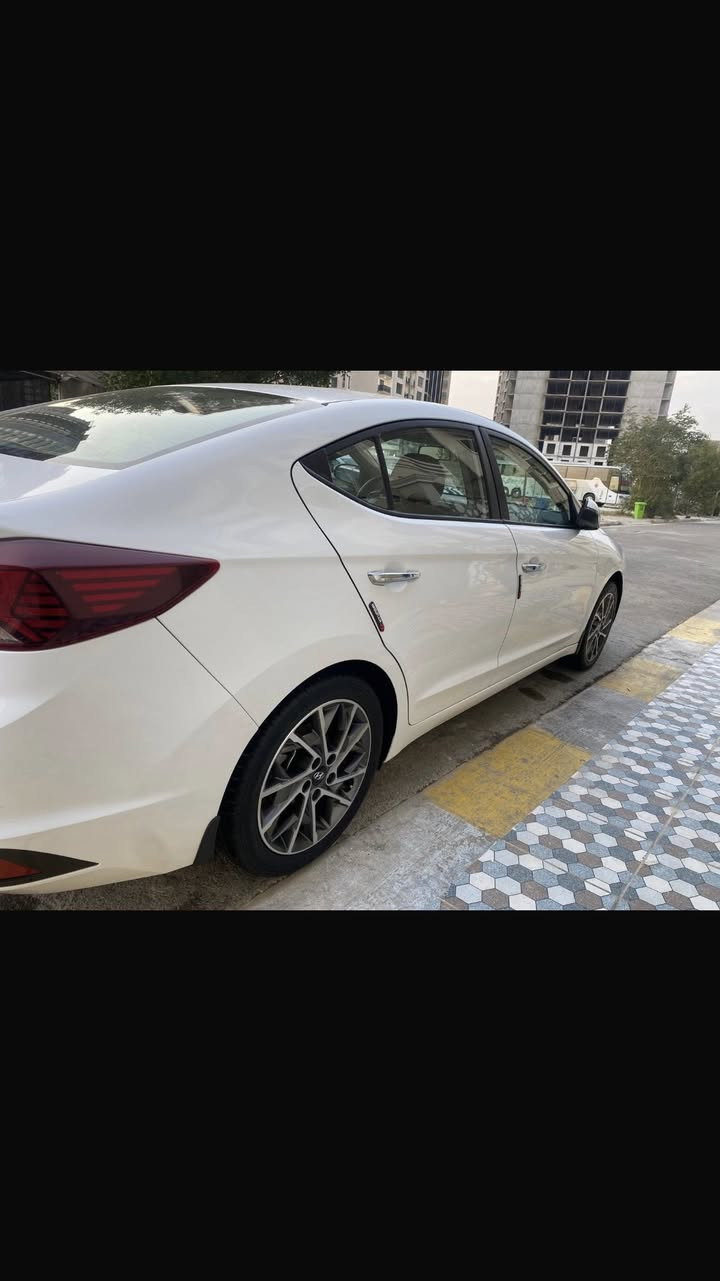 السلام عليكم النترا خليجي مكفوله من الصبغ فول مواصفات بيه بارد باب السائق  موديل ٢٠٢٠   السعر ١٦٠    ***********
