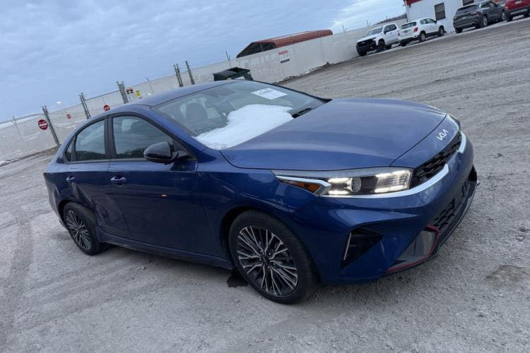 السلام عليكم
#للبيع كيا فورتي جيتي لاين   2024واردي امريكي 
الحادث مثل ماموضح بصور خلفي فقط ايرباكات سليمه .
السياره بالبحر موعد وصول يوم 1/28 
السعر 125$ ورقه  مدفوع النقل بدون كمرك الكمرك ع المشتري ( وتدخل بكتاب شهداء )
 واتساب ***********
