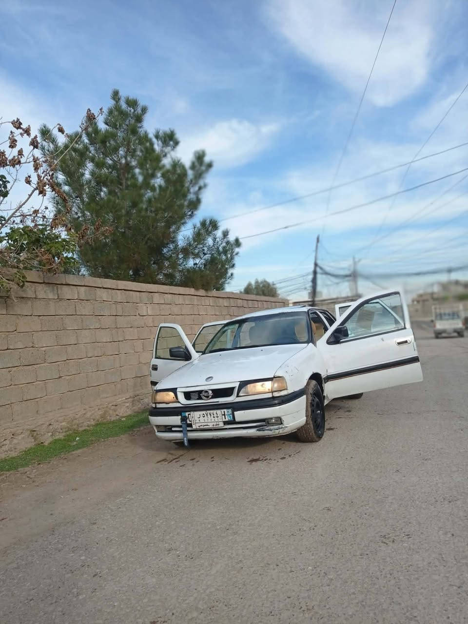 السلام عليكم اؤبل فكتره حجم 20 محرك 2000 گير ومحرك شرط كهربايات كلها شغاله صدر نضيف طخم نضيف سيارة مال جناي السيارة ماندل صاحبها مكفوله من كلشي السعر 27 وبيها مجال قليل وبيها كابون الرقم ***********
