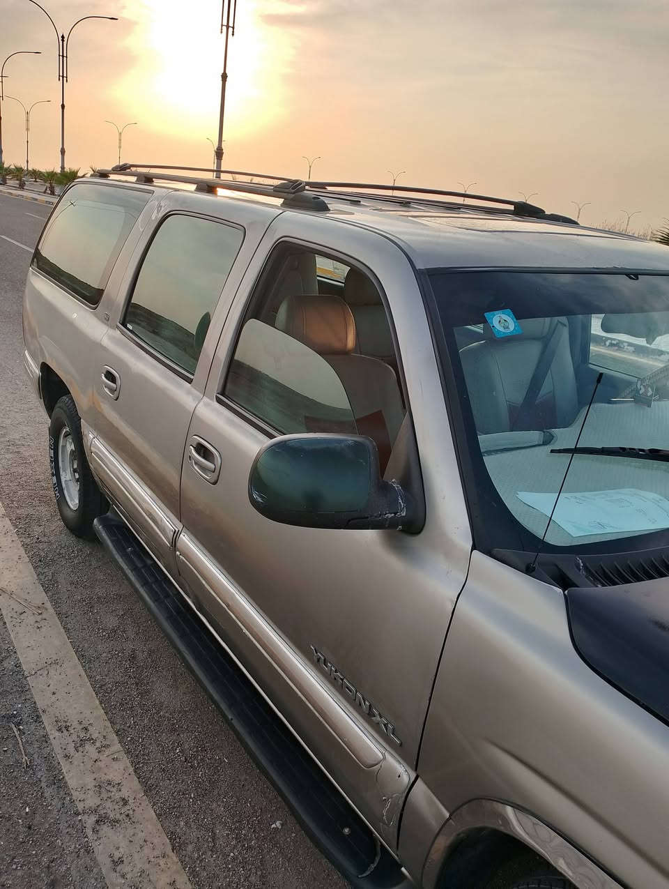 السلام عليكم ورحمة وبركاته 
جمسي الفينيه رقم بصره بسمي مديل 
2006 حجم مكينه 5300 كير الف 
مكان سياره بصره سنويه لغايه 2030
وهذا رقمي *********** اتصل
وتدلل حبيبي
