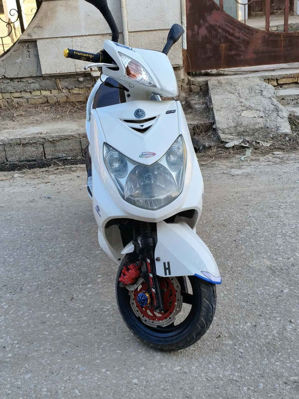 سلام عليكم دراجه سكنس فحل دراجه نضيفه سعر مليون 200 وبيها مجال العنوان ذي قار قضاء الرفاعي وهاذا ***********
