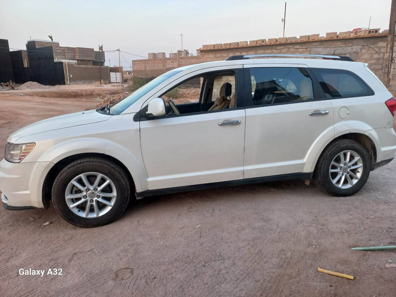 سياره جورني مديل 2014 فول مواصفات رقم كربلاء رقم إنكليزي باسمي لون ابيضّ كامله من كلشي كير مكينه سته سلندر  تخم تاير تبريد جاهزه من كلشي العنوان بصره قضاء الفاو
*********** السعر 125وبيها مجال البصرة, العراق
