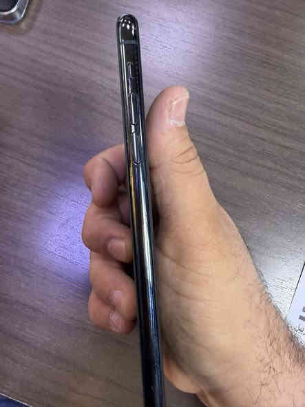 تلفوني للبيع 11 بروماكس ذاكرة 256 زيتوني
نسخة الشرق الاوسط نظيف جداً غير مفتوح شغال 

بلادي والصور توضح وضعه ماخذه جديد من ماستر في وقتها 

مكاني بغداد 

*********** 

اتصال عادي او واتساب : غير متواجد فيسبوك
