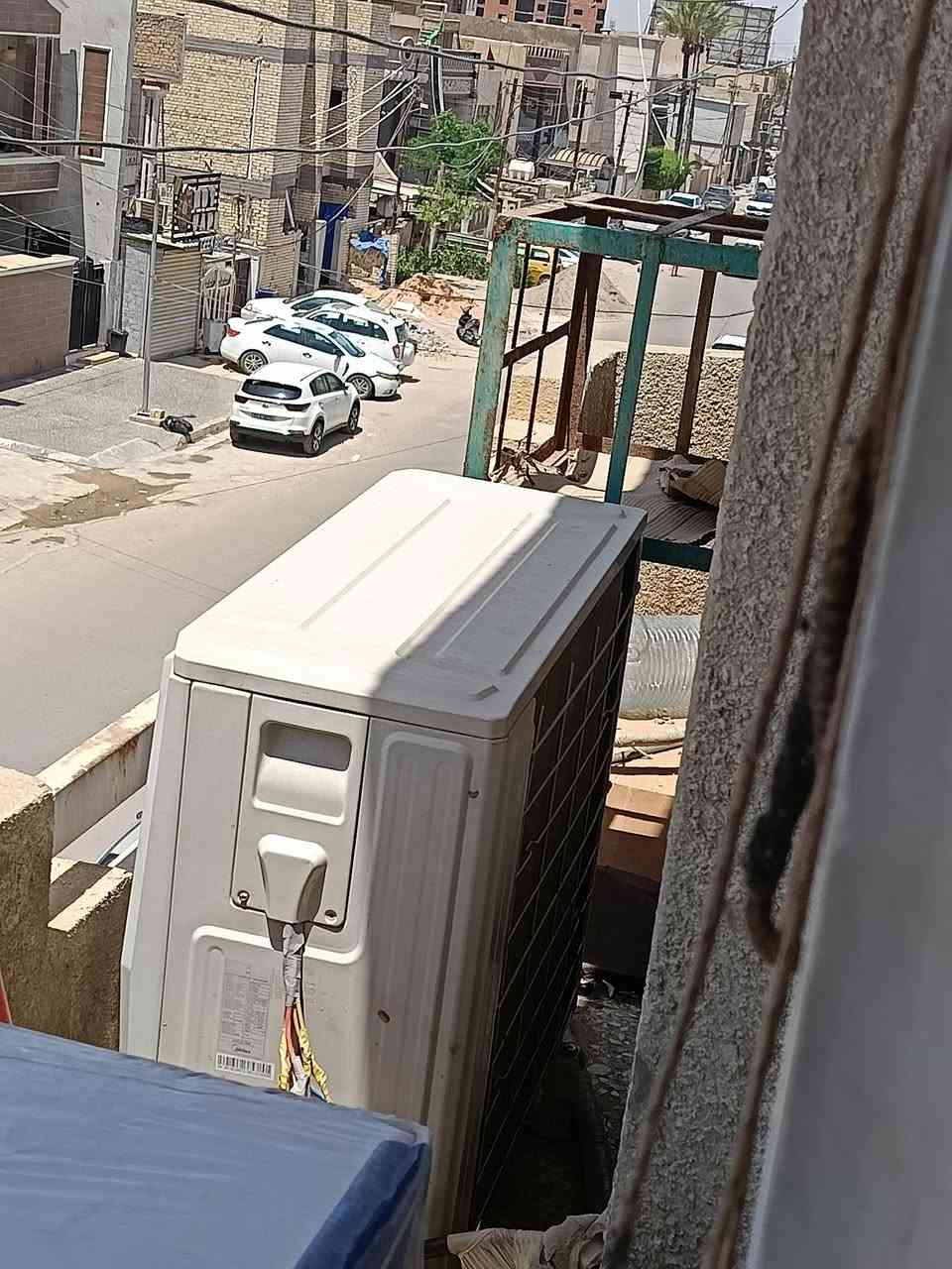 السلام عليكم غراض للبيع بغداد المشتل بيع بسبب تحويل
السبلت ميديا كنتوري 
مبردة جديدة استعمال 3 ايام السعودي
ثلاجة نظيفة مداخلة تصليح بيها بس الحساس 
تخم قنفتين  فقط نضيف 
سنك مرمر وملحق جديد استعمال سبوع متر ونص 
سخان جديدي 
كلمن وسعرة 
*********** متواجد فيس واتساب وخط
