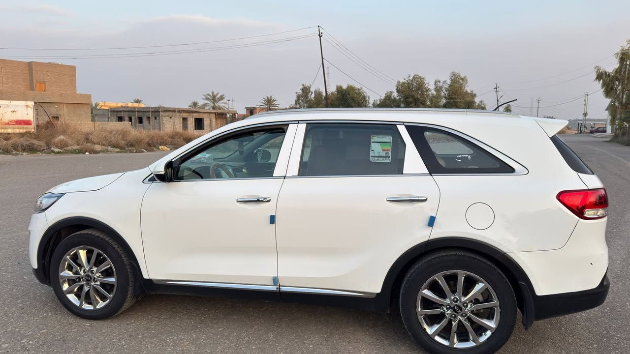 السلام عليكم سورنتو 2017
خليجي للبيع فول عدا البانوراما 

السياره صدر جديد تخم تاير جديد 

ويل حجم 19 + مبدل كير جديد 

ضرر السياره بنيد مصبوغ ونص چاملغ 

والسياره بأسمي تحويل ثاني يوم 

ماشيه 100 الف وقابل للزياده 

السعر ٢١٥ وبيها مجال. ***********
