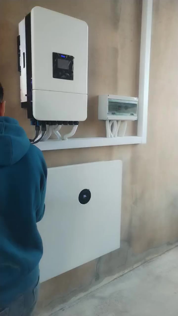 🙋🙋🙋🙋🙋🙋تحية طيبة 🙋🙋🙋🙋🙋🙋

جانب من عملي في تنصيب منظومة الطاقة الشمسية
انفيرتر ديا وبطارية ديا
لله الحمد والشكر
العراق_الموصل
***********
