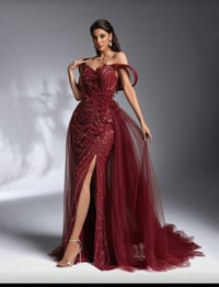 بدله أعراس نسائيه • جديد غير مستخدم • مقاس S/M