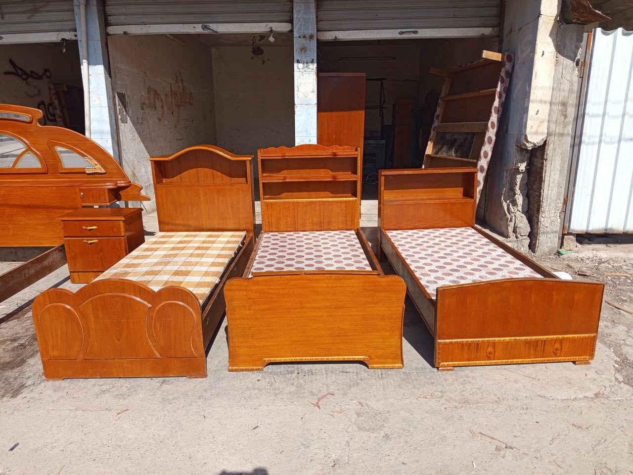 اثاث متنوع للبيع شرط شرط النظافه شغل ثقيل حيل 
تواصل خاص رفاعي يم طرشي الشفاء 07749143


**إذا كنت صاحب هذا الإعلان وتريد حذفه لأي سبب، رجاءا أرسل رسالة إلى الدعم الفني**