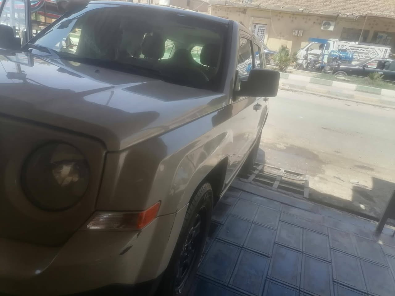 السلام عليكم للبيع جيب باتريوت موديل 17 رقم بغداد انكليزي بسمي جاهزه من كل شي ذي قار قضاء الشطرة رقم الهاتف ***********  السعر 95  ورقه
